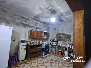  6 بيت ارضي مستقل بحاجه الا صيانة السقوف بيت اسكان مضاف عليه غرفه 5/4حمام ماستر حمام عادي مطبخ 5/4