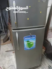  1 ثلاجة نضيفة جدا جديده حاله الوكاله