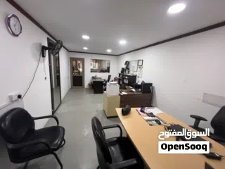  13 فرصة استثمارية من المالك مباشرة للبيع مبنى تجاري