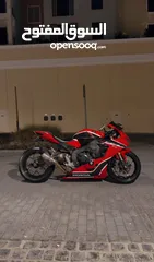  1 دراجةCBR1000RR موديل2017