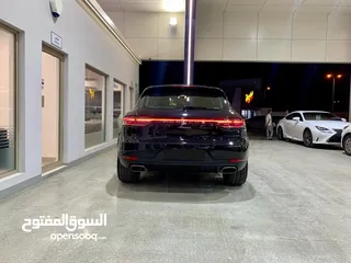  5 Porsche Macan (27,000 Kms)