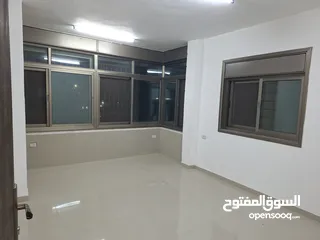  2 شقة تشطيب جديد للايجار للعرسان وضعها ممتاز طابق ثالث في ام الشرايط