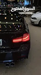  4 BMW 330i سيارة