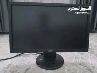  1 شاشة كمبيوتر نوع acer شبه جديدة يعني خود وانت مغمض