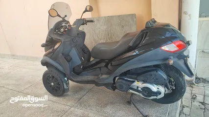  3 Piaggio mp3 400cc maxi scooter 3 wheels