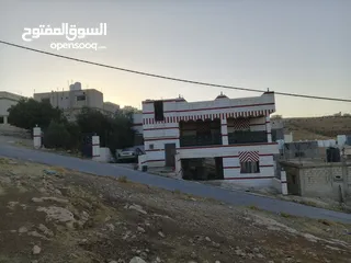  17 بيت للبيع بداعي السفر الموقع المفرق بلعما الحي الشمالي بجانب مسجد خالد بن الوليد  المالك الشيخ ماجد