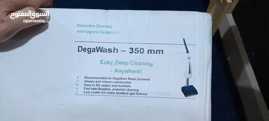  1 floor machine cleaner with water (vacum)