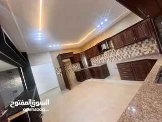  11 شقة فاخرة للإيجار