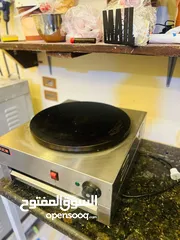  2 معدات كريب و وافل وخلاط صناعي وماكينة تسييح شكولا وجاطات بلاستك حراري غذائي امريكي وماكينة بسكوت ايس