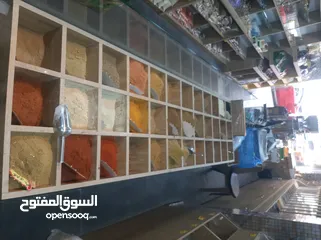  10 محمص للبيع بكامل عدته وبضاعته البيع بداعي السفر والعودة الى سوريا المحمص يعمل بشكل جيد وقابل للتطوير