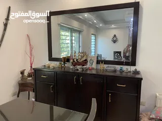  5 طقم كنب + طاوله سفره مع 8 كراسي + بوفيه مع مرايه + 3 طاولات وسط