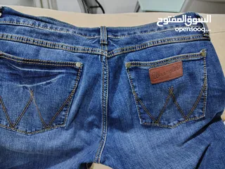  2 بنطلون جينز  نوع Wrangler لون ازرق لبسه واحده