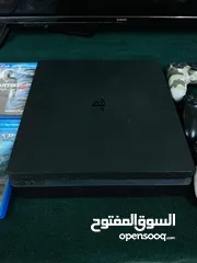  4 Ps4 slim with 32 inches LCD, 3 controllers and 4 Cd's