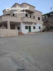 15 بيت للبيع طابقين في بيت اولا    يوجد بئر ماء  مخزن  مكتب خارجي معزول عن البيت  حمام خارجي  ثلاجه .غس