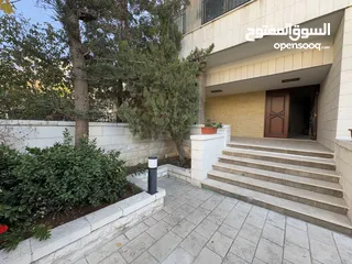  19 شقة غير مفروشة للإيجار 320م2 ( Property 40248 ) سنوي فقط