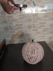  2 ثريا لون زهري مستعمل للبيع