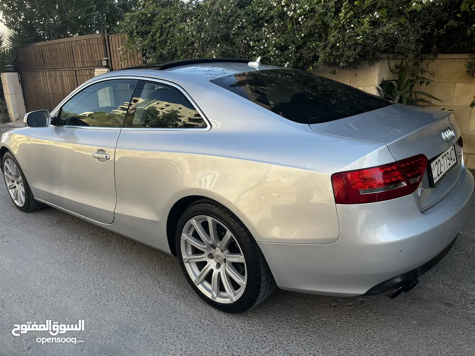 Audi A5 quattro coupe 2011