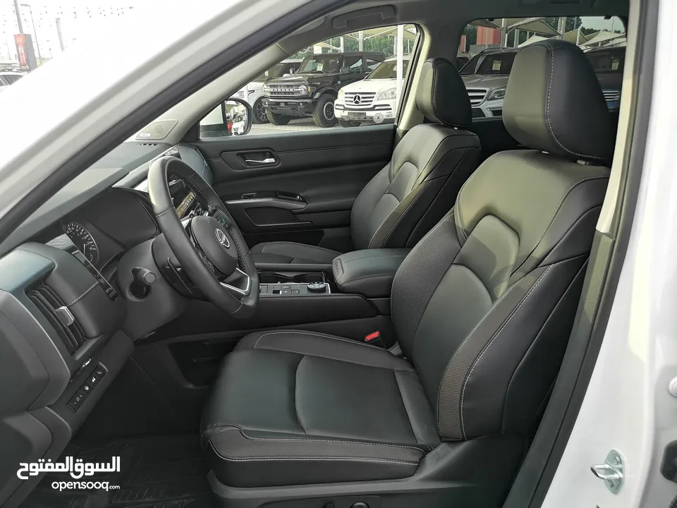 Nissan Pathfinder Sl 4x4 Full option  Model 2023 Canada Specifications Km 7000 Price 148.000 Wahat B