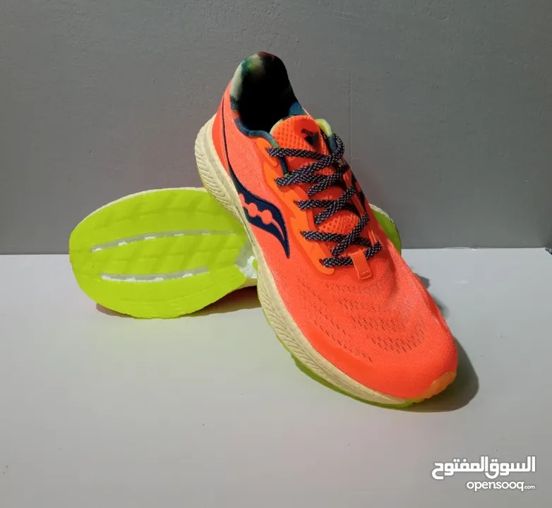 Shoes Saucony and Hoka for Running, Made in Vietnam.