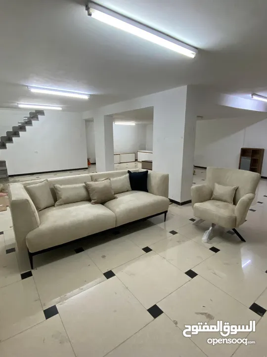 بيع طقم كنبايات مع مزنون جديد كامل