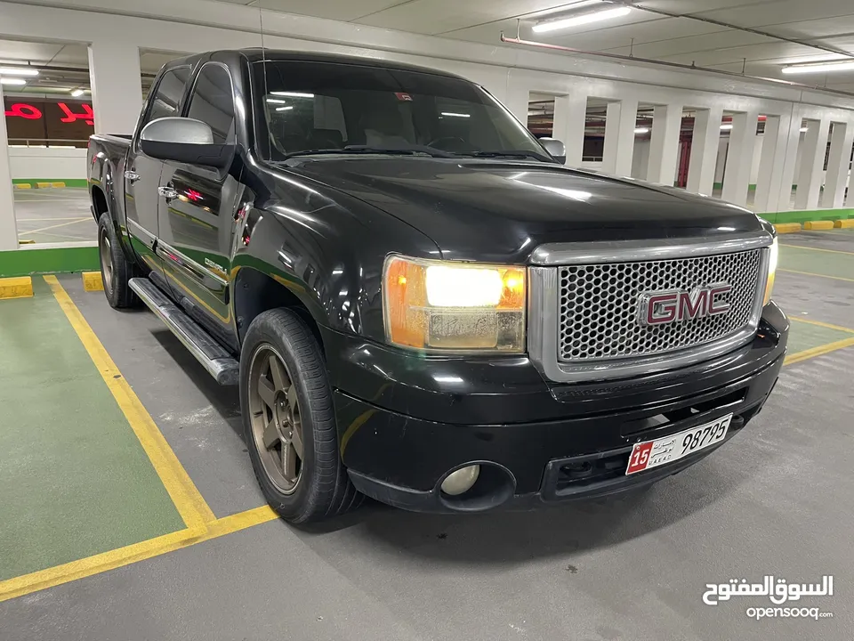 GMC pickup Denali 6.2L  black color