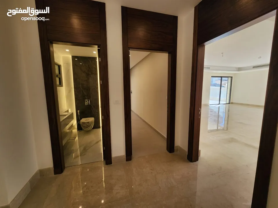 شقة طابقية فاخرة للبيع في عبدون ref : 14384