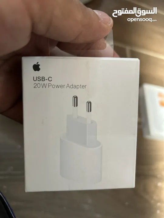 شواحن ايفون للبيع مع power bank اصلي ابل