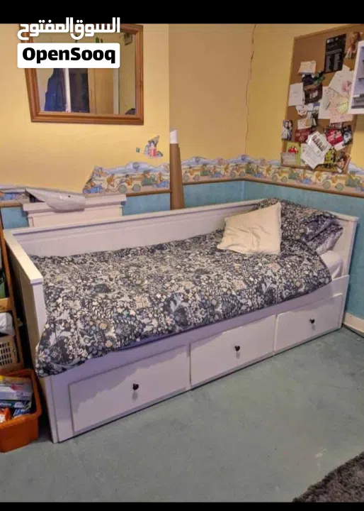 IKEA HEMNES daybed in excellent condition – used for only 2 months. Comes with a comfortable IKEA