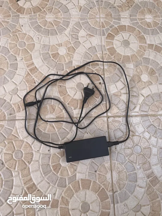 سياره دريفت بحاله ممتازه الحجم متوسط مع شاحن ومفتاحين