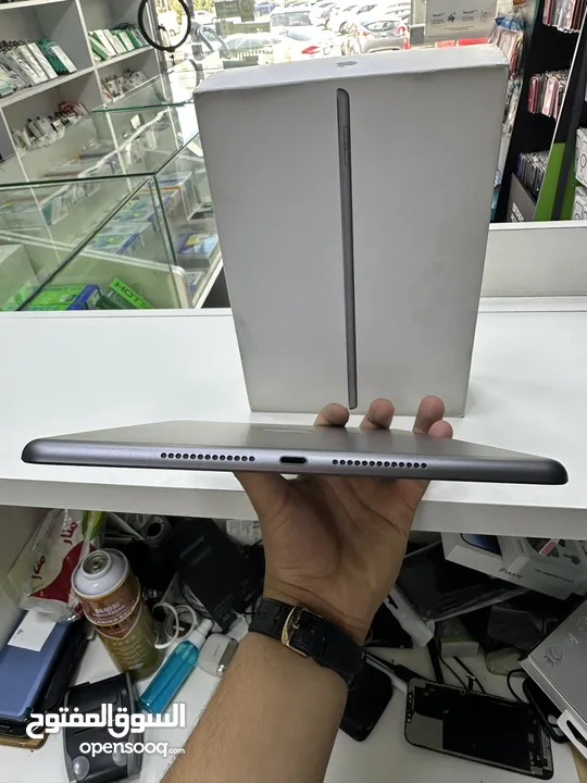 ايباد 7 128G في مدخل خط و بطاريه 100 مع كرتونه