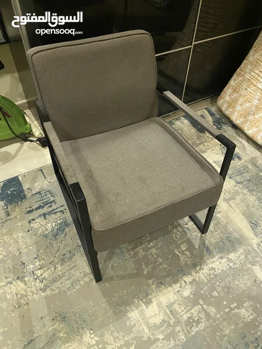2 comfy grey chairs أثاث غرف جلوس العين الجيمي (253528741)