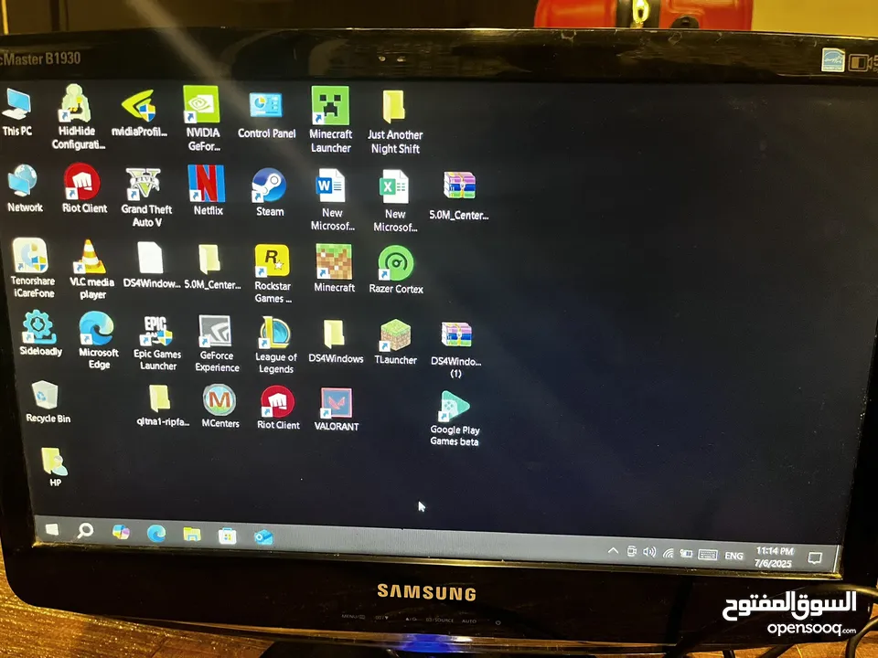 شاشاة  SAMSUNG B1930N 19 INCH مستعمل بحالة جديدة السعر قابل للتفاوض المزيد من المعلومات في الوصف