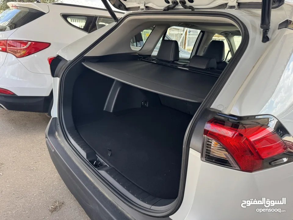 Toyota Rav4 2023 XLE Premium