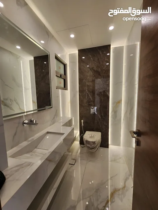 شقة طابقية فاخرة للبيع في عبدون ref : 14384