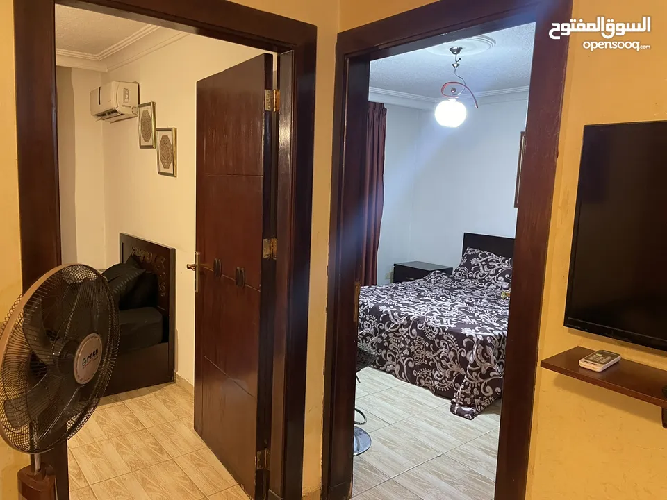 ستوديو فاخر مفروش بجانب مطعم ورد تلاع العلي / عائلات