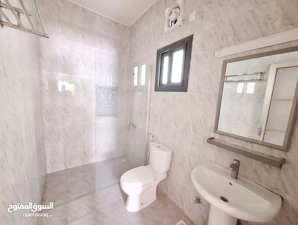 Special Offer!!!3 Bhk With 4 Bathroom Spacious Closed Kitchen With Ac