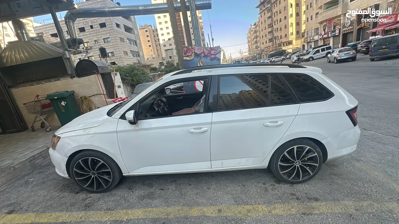 سيارة للبيع