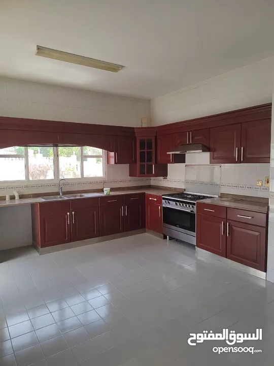 For rent standalone villa 6BHK Qurum 