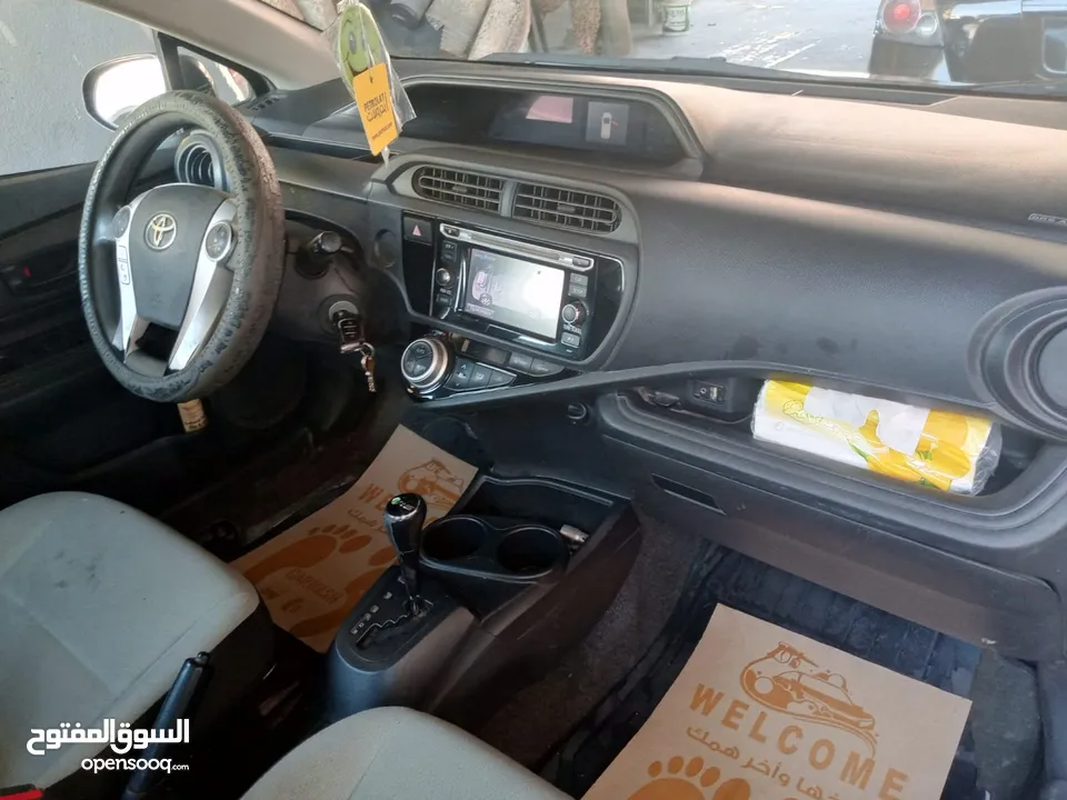 سيارة تويوتا بريوس c للبيع