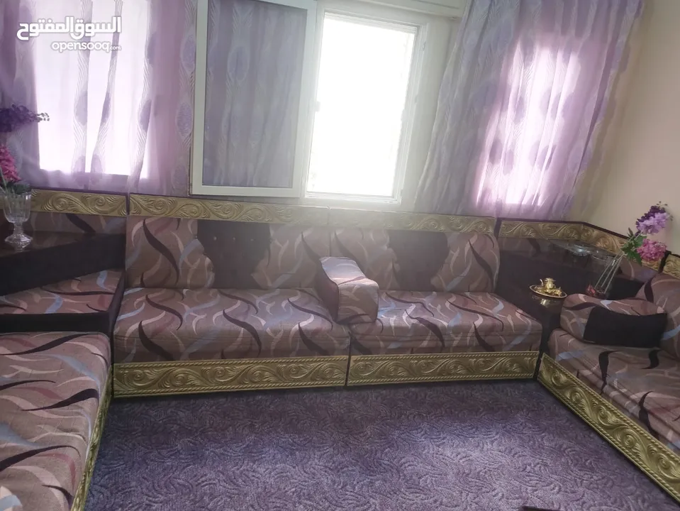 مجلس للبيع مع موكيته وستاره