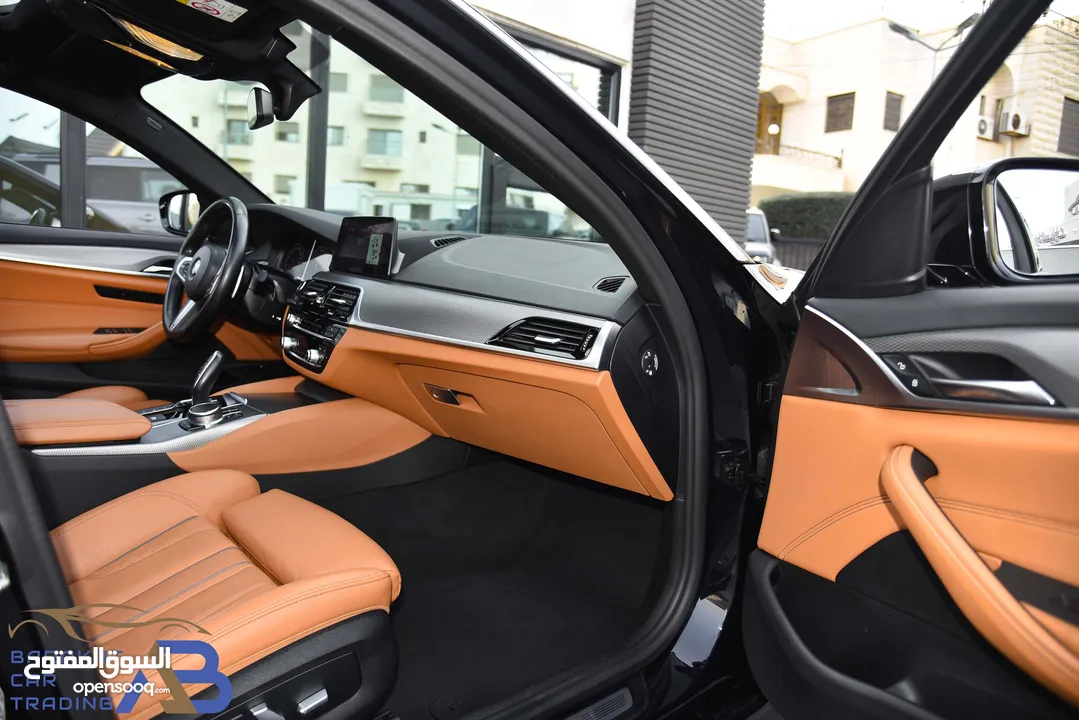 بي ام دبليو الفئة الخامسة سبورت بكج وارد وكفالة الوكالة2020 BMW 530e Plug In Hybrid M Sport Package