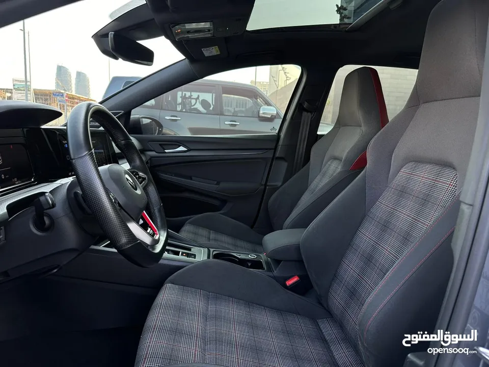 للبيع فولكس فاجن جولف GTi الشكل اليديد موديل 2021  (خليجي)