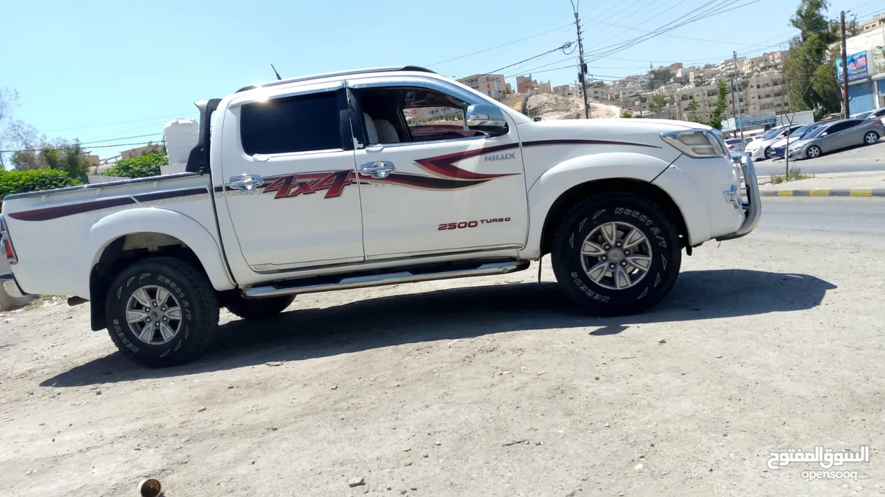 هايلوكس  2014