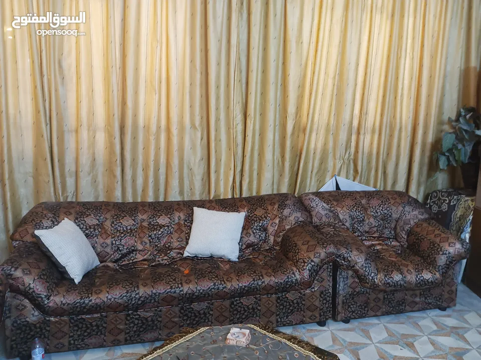 طقم كنبيات للبيع بسعر مغري
