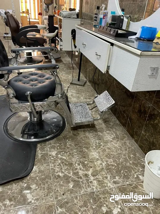 صالون رجالي طابقين مجهز بالكامل في منطقه ابو نصير حي ااضياء للبيع المستعجل
