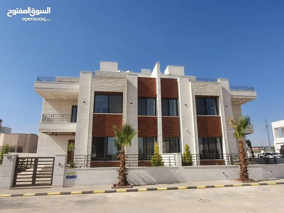فيلا لقطة  قرب جامعة الشرق الاوسط (( من المالك ))