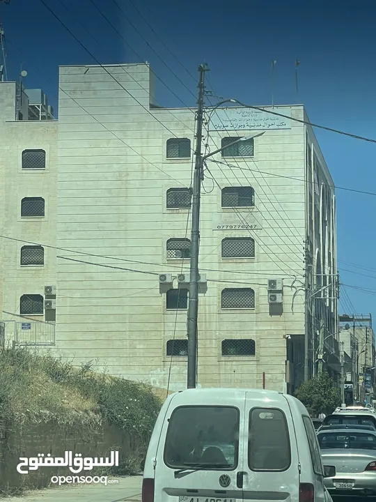 محل للايجاررصويلح شارع الاميرة رايه مبلط ونظيف يصلح لكافة المهن على الشارع العام بعددالاحوال