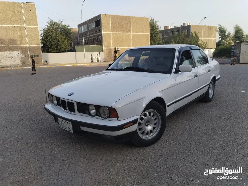 للبيع سعرها 60 وبيها مجالBMW