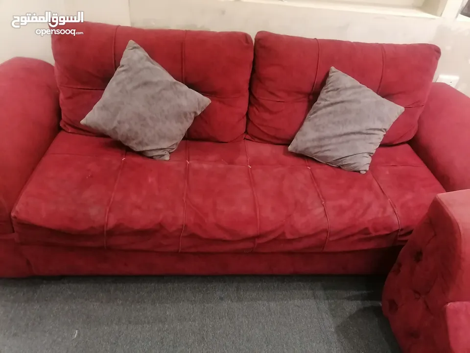 كنب  ثلاثية و ثنائية و مفرد عدد 2 خشب ممتاز بحاجه لتنجيت بسيط كنب