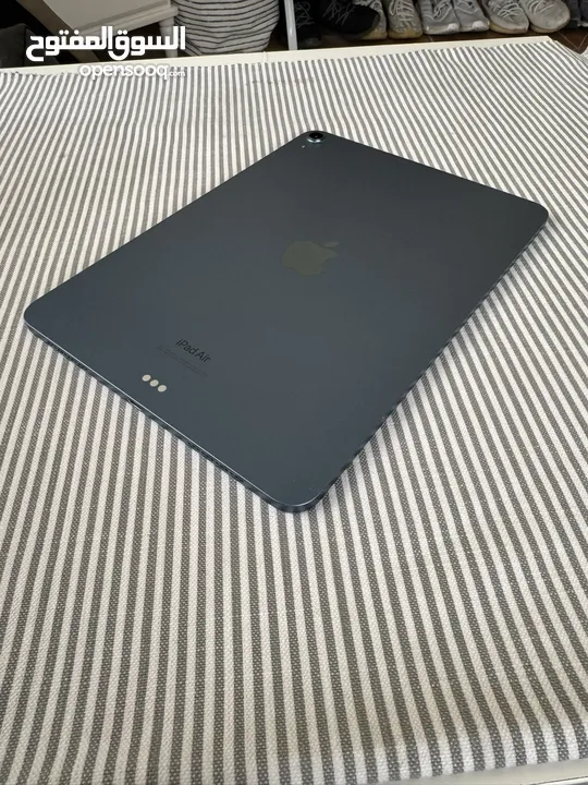 IPad Air 5 blue 256GB used like new